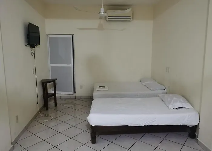 Los Cerezos Guest house Zihuatanejo